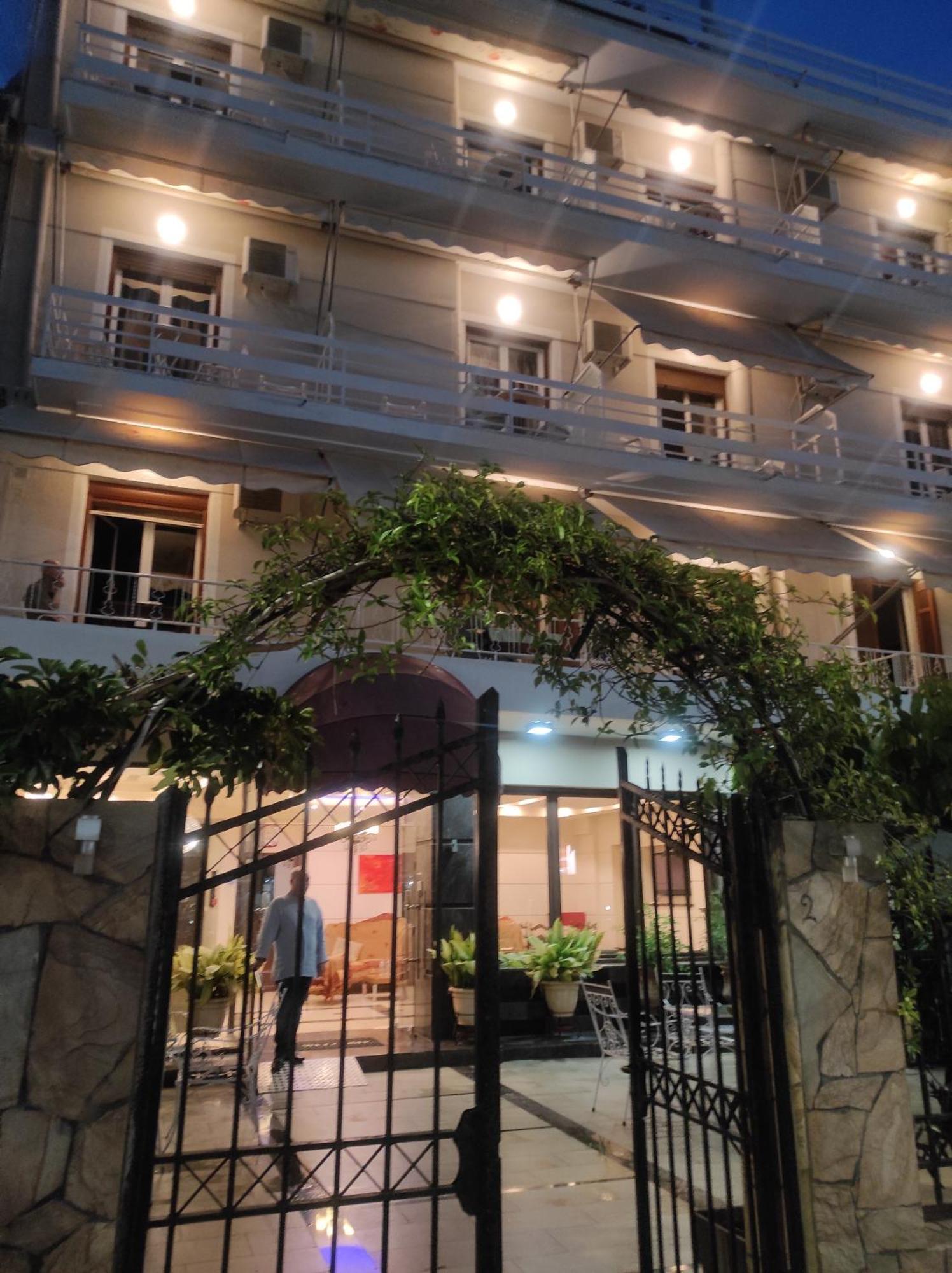 Saint George Hotel ルトラ・エディプソス エクステリア 写真